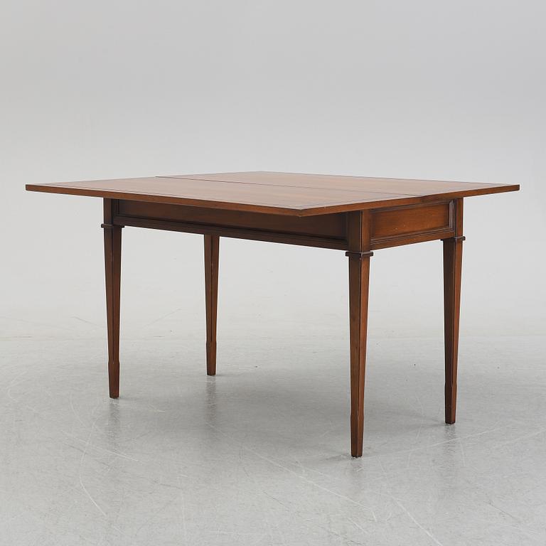 An American desk by Sligh-Lowry Michigan, 1960s.