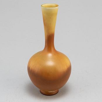 A stoneware vase by Berndt Friberg, Gustavsberg 1963.