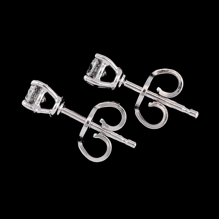 ÖRHÄNGEN, 1 par, 18K vitguld, briljantslipade diamanter tot ca 0.36 ct.