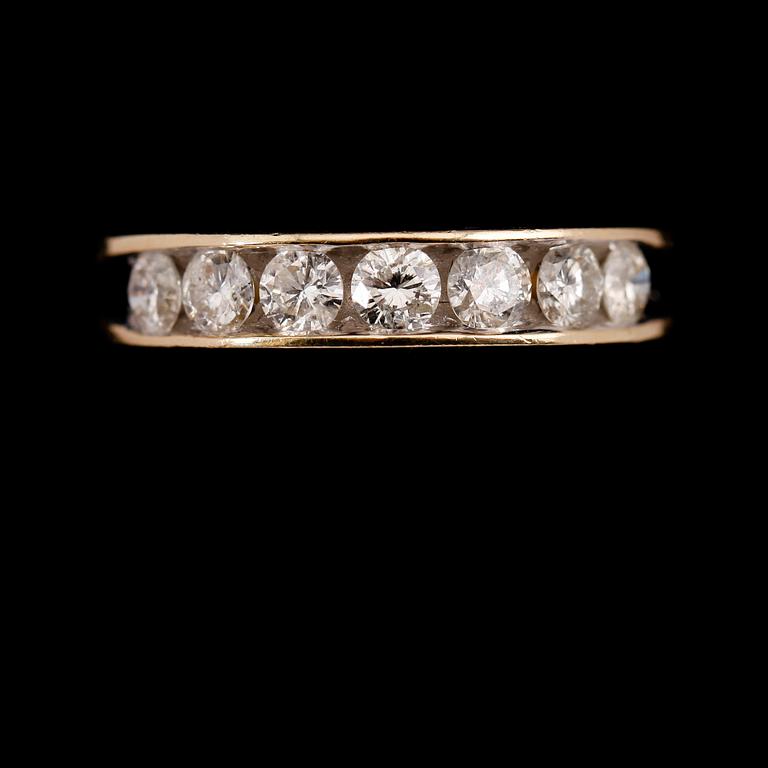 RING, 14 k guld och vitguld, briljantslipade diamanter tot ca 1.00 ct.
