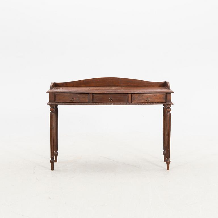Sideboard 1900-talets senare del.