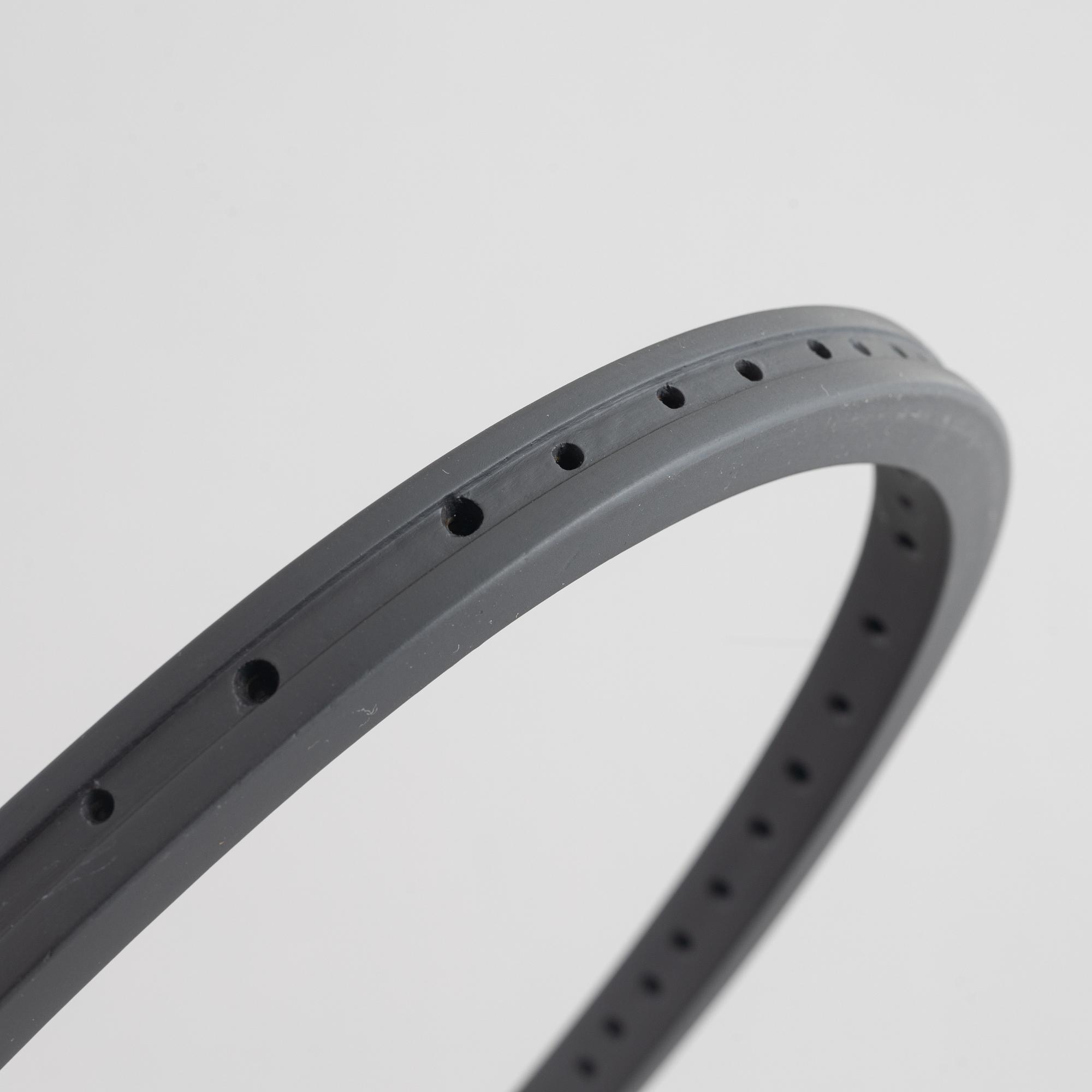 2 stycken tennisracketar. Donnay. Speciellt framtagna mid 25 racket i trä.