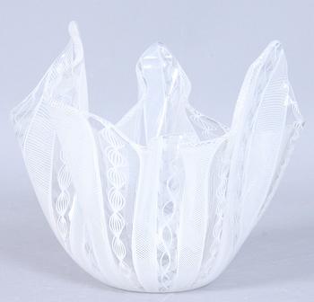 NÄSDUKSVAS, glas, 1900-tal.