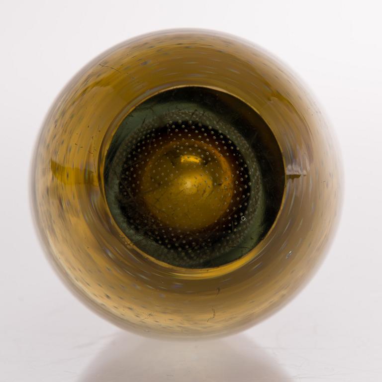 GUNNEL NYMAN, VASE. GN 25. Nuutajärvi. Early 1950s.