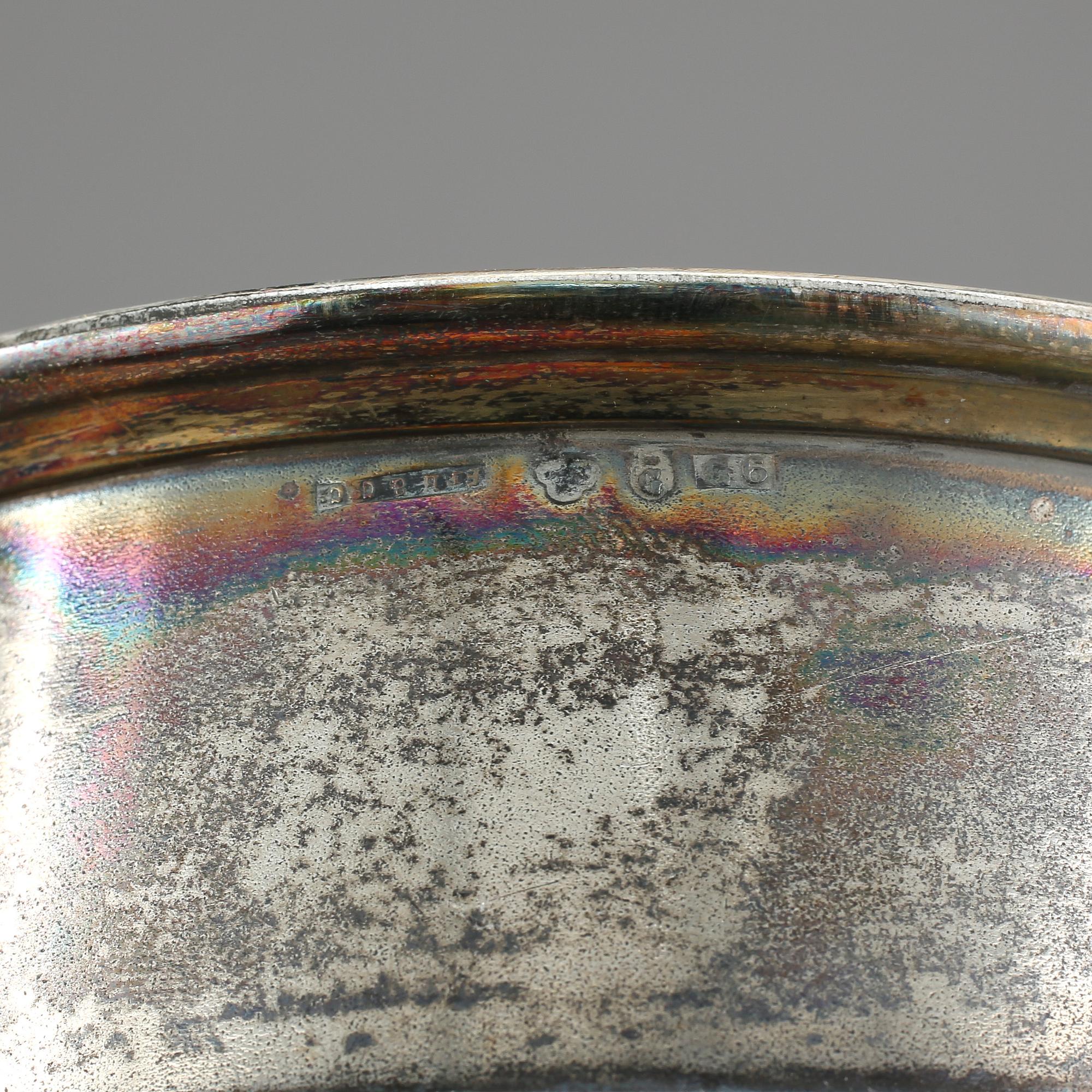 STOP, silver, Nyrenässans, otydliga stämplar, möjligen Göteborg 1885. Vikt ca 575 gram.