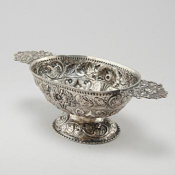 A silver brandy-bowl, likely by Hendrik van Manen, Sneek, Netherlands, 1782.