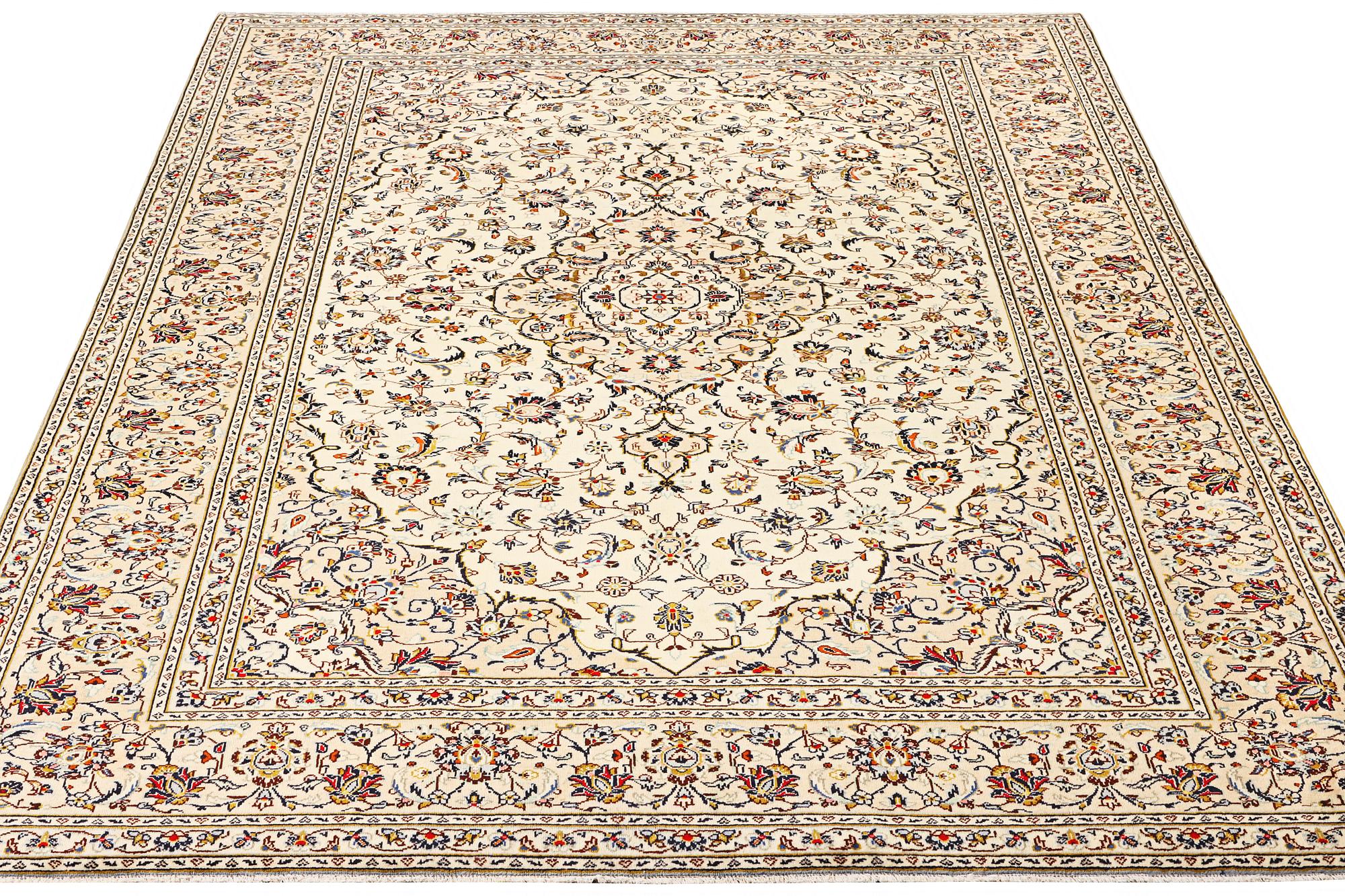 A Keshan carpet, c. 347 x 250 cm.