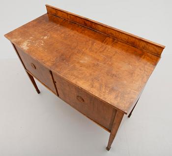 MATSALSMÖBEL, 12 delar, gustaviansk stil, 1900-talets första hälft.