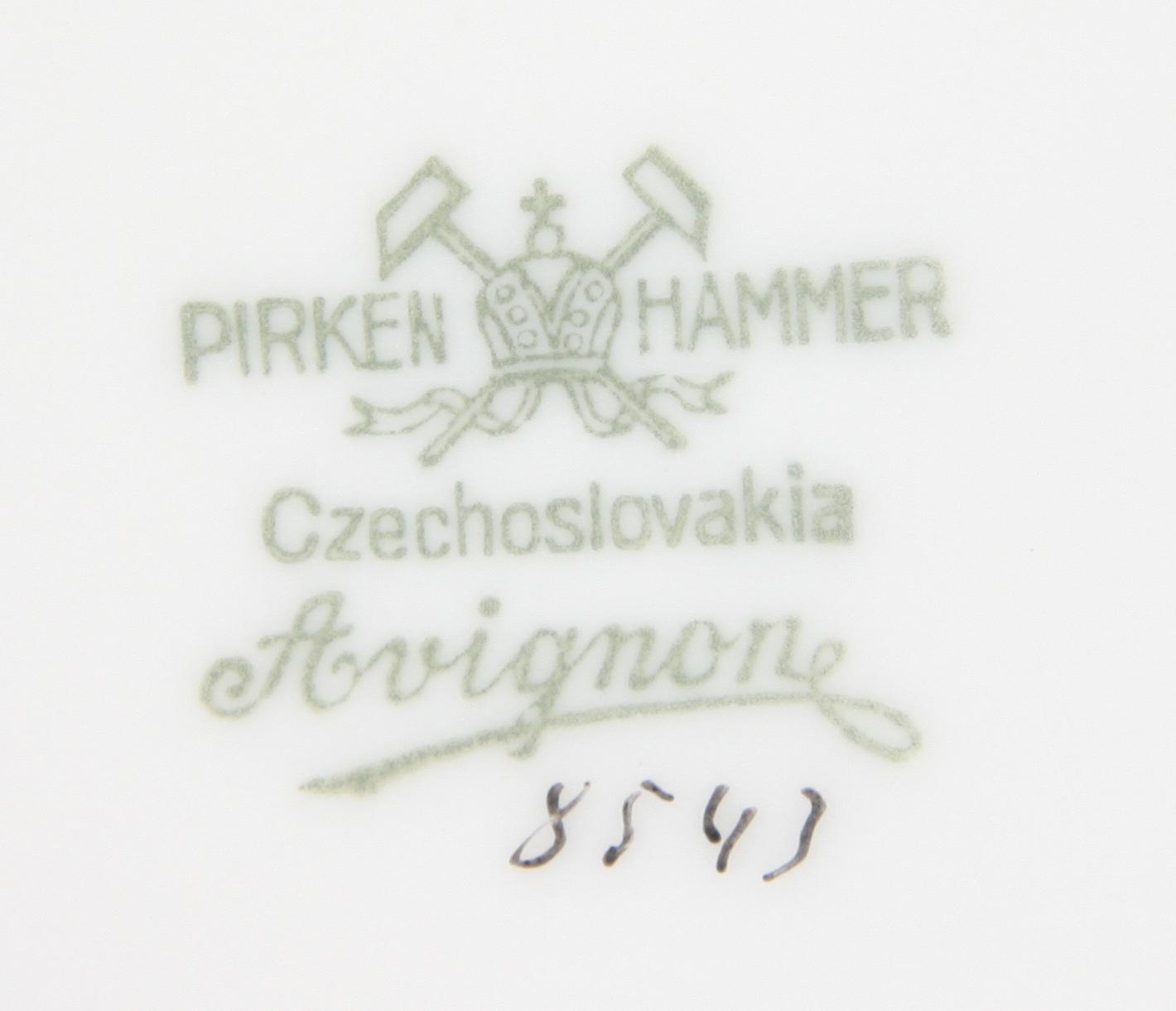 MATSERVISDELAR, 121 st, porslin, bl a Tjeckoslovakien.