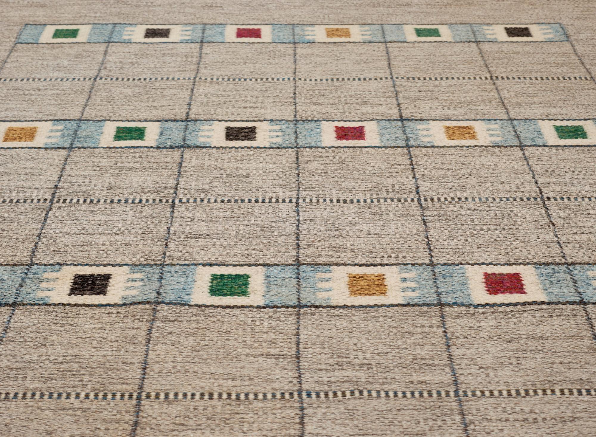 CARPET. Flat weave. 293,5 x 189 cm. The signature is unclear. Sweden around 1950.