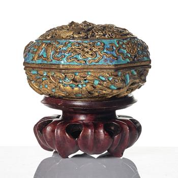 A bronze imitating seal paste box with cover, Qing dynasty, with Qianlong mark.
