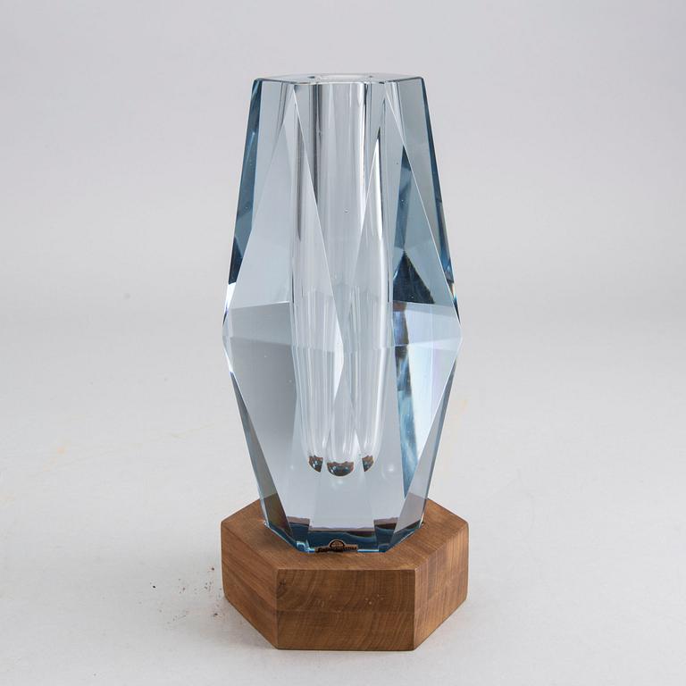 A 1960's 'Diamant' glass vase by Asta Strömberg, Strömbergshyttan.