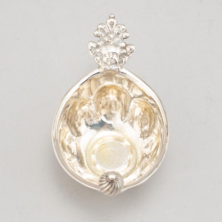 A Swedish mid 18th century silver brandy-bowl, mark of Johan Söderdahl, Söderköping 1753.