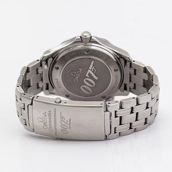 Omega, Seamaster, Diver, "James Bond", co-axial, 300m, rannekello, 41 mm.