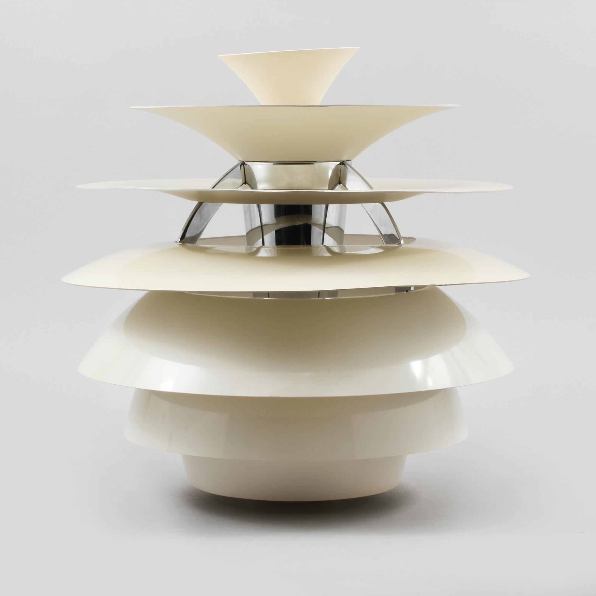 TAKLAMPA, "PH-Snöboll", Poul Henningsen för Louis Poulsen, 1900-talets andra hälft, höjd 39 cm.