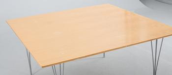 A FRITZ HANSEN TABLE. MADE IN DENMARK 1983.