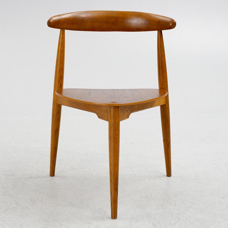 Hans J. Wegner, a "Hjertestolen" chair, Fritz Hansen, Denmark, second half of the 20th century.