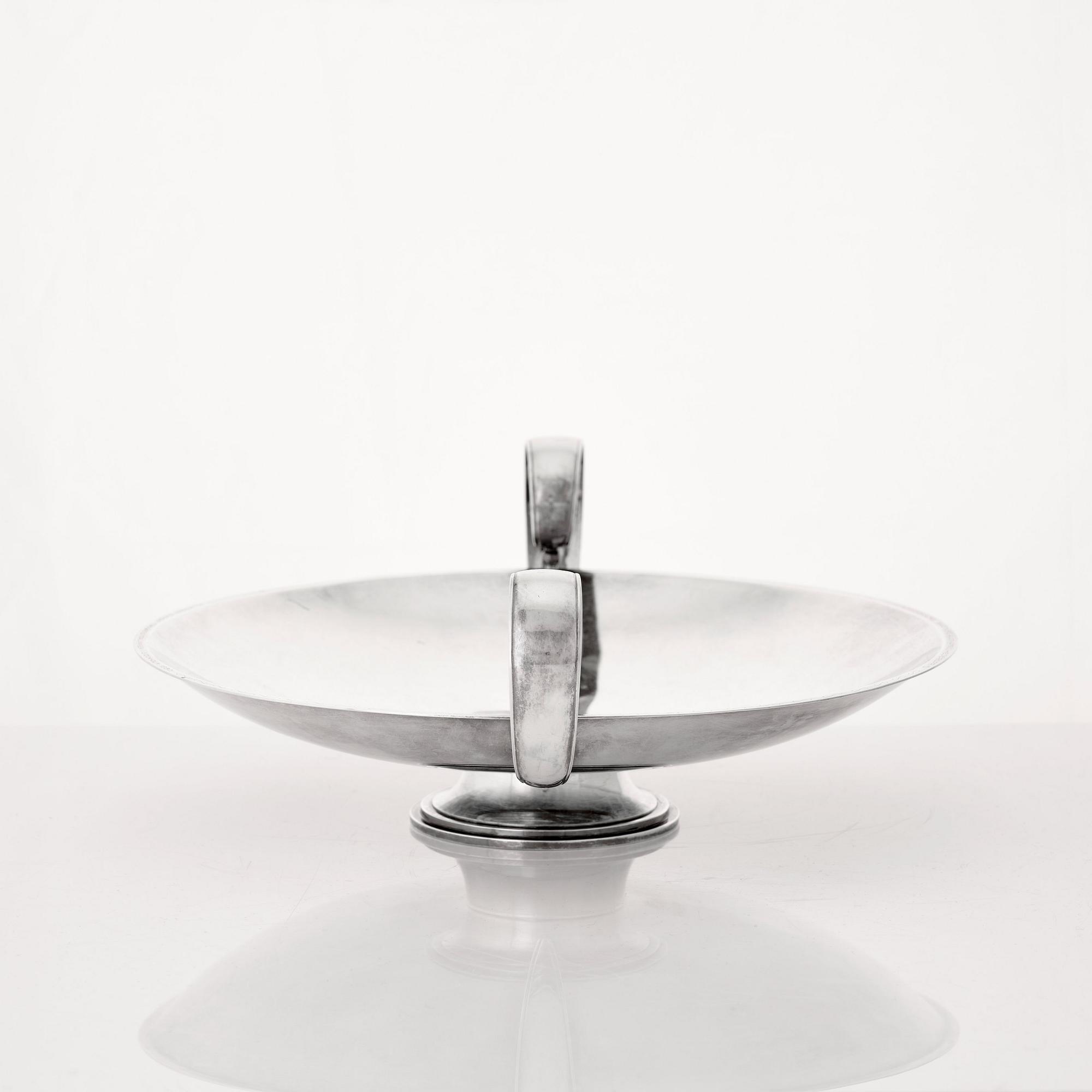 Atelier Borgila, skål, Stockholm 1930, sterling silver, komponerad av Erik Fleming.