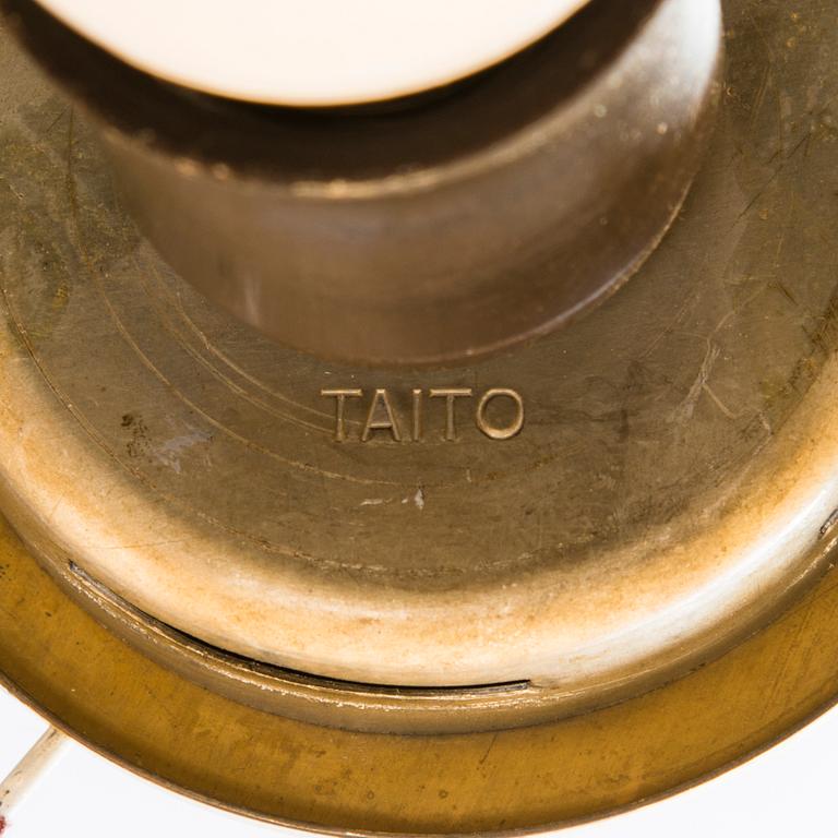 PAAVO TYNELL, lattiavalaisin, malli 9609, Taito Oy, 1900-luvun puoliväli.