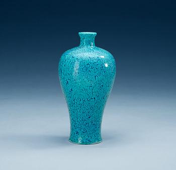 1418. A robins egg glazed vase, Qing dynasty.
