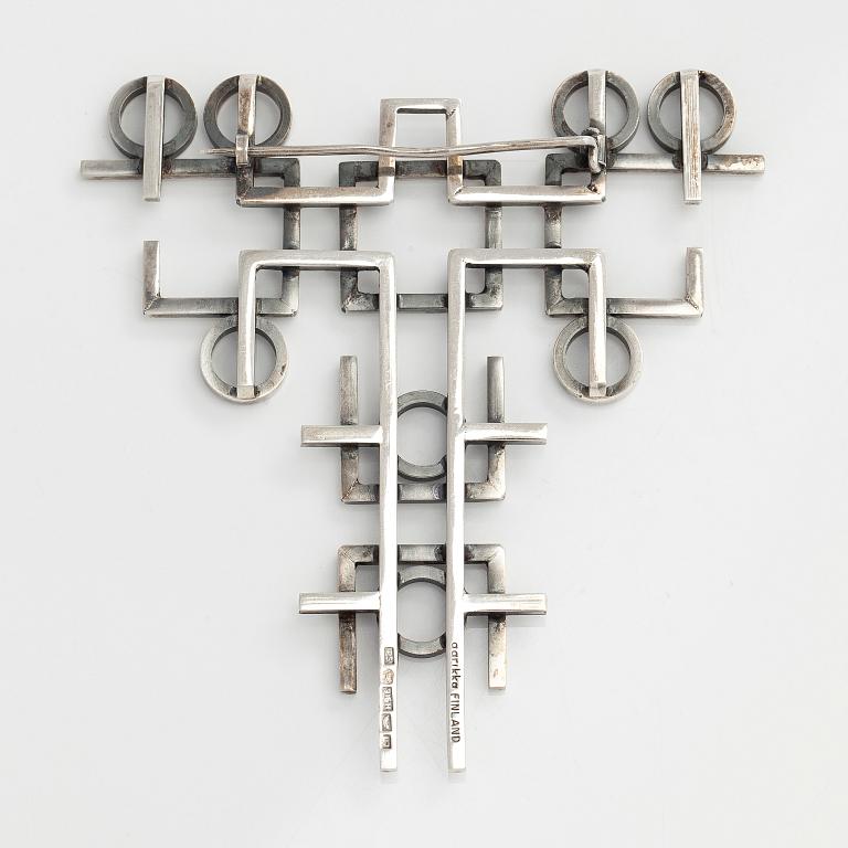 Pekka Sarvanto, brosch, silver. Aarikka 1964.
