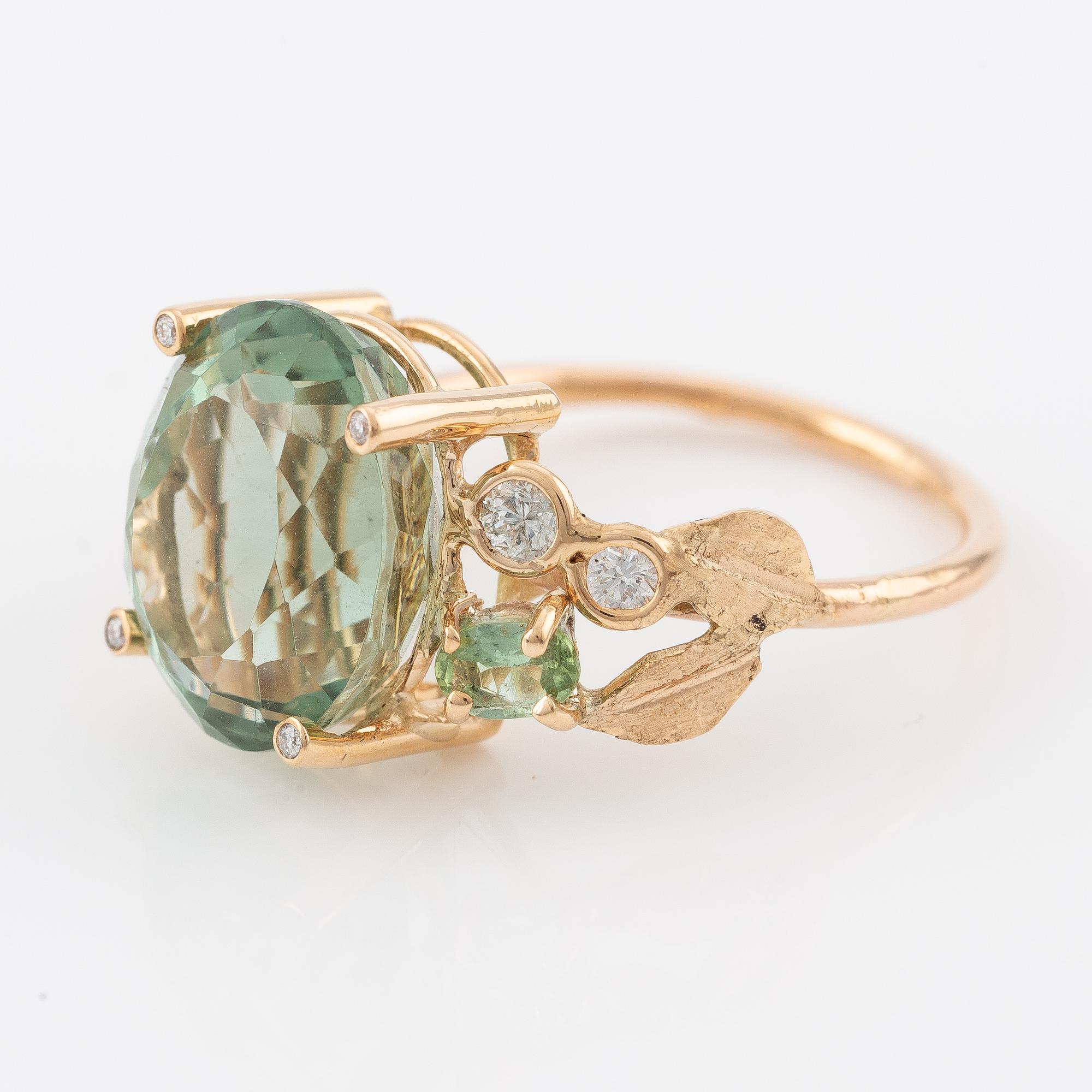 Ring with green quartz, tourmalines, and brilliant-cut diamonds.
