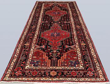 Gallerimatta, Hamadan, 380 x 128 cm.