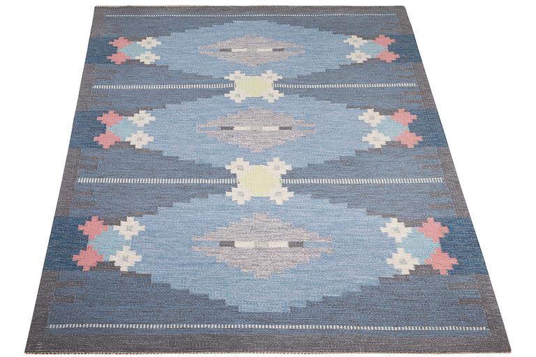 Ingegerd Silow, a flat weave carpet, "Örbyhus", signed IS, c. 248 x 170 cm.