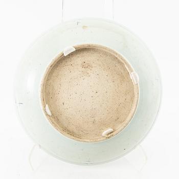 Bowl, China, Kangxi style, late 19th century, porcelain.