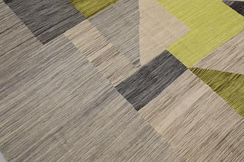 A Kilim rug, modern design, approx. 288 x 203 cm.