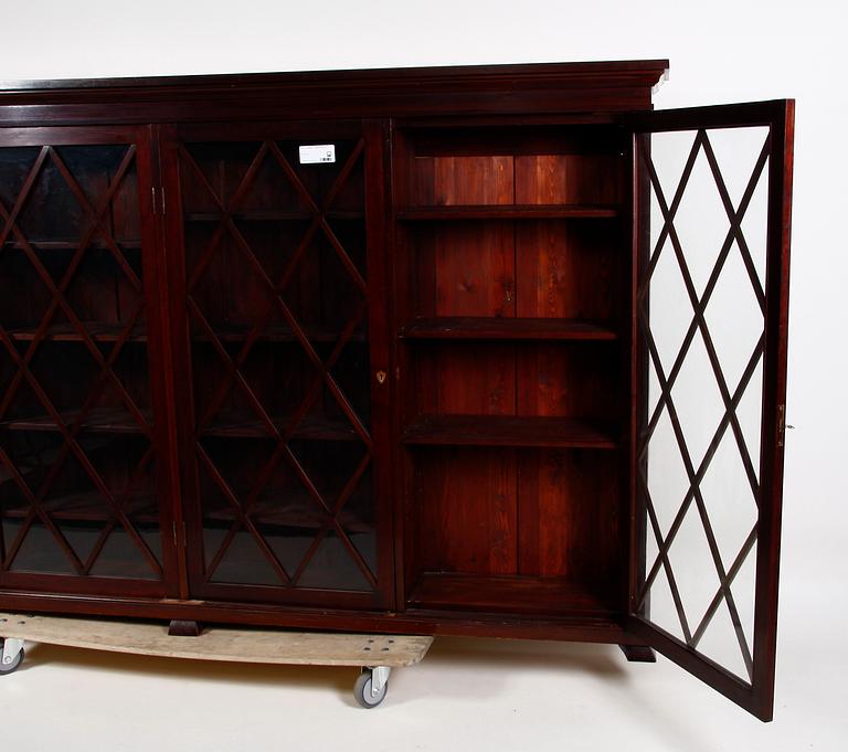 BOKSKÅP, engelsk stil.