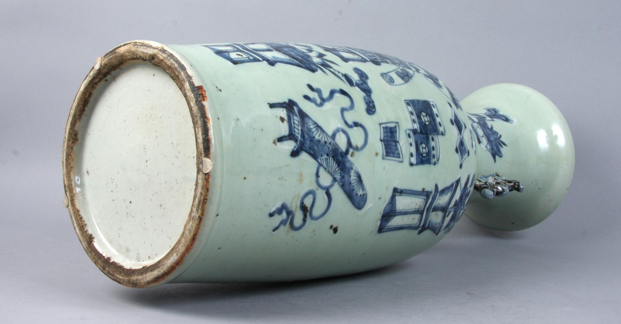 GOLVURNA, porslin, Kina, 1800-tal.