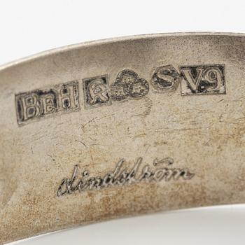 Åke Lindström för Bengt Hallberg, armring, silver.
