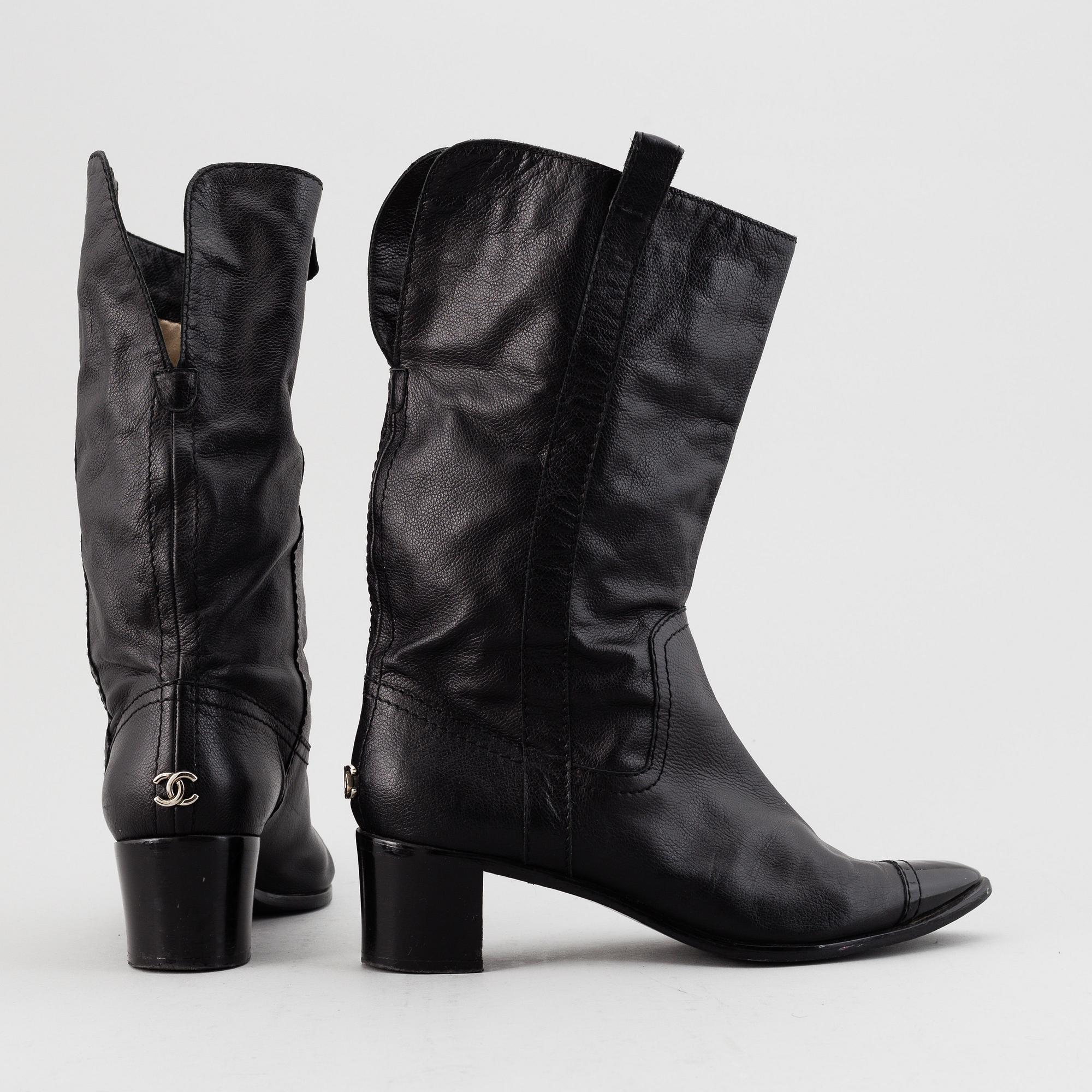 CHANEL, a pair of leather boots, size 40.
