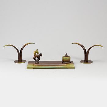 A pair of bronze candlesticks and inkstand,  Ivar Ålenius Björk för Ystad-Metall, 1900-tal.