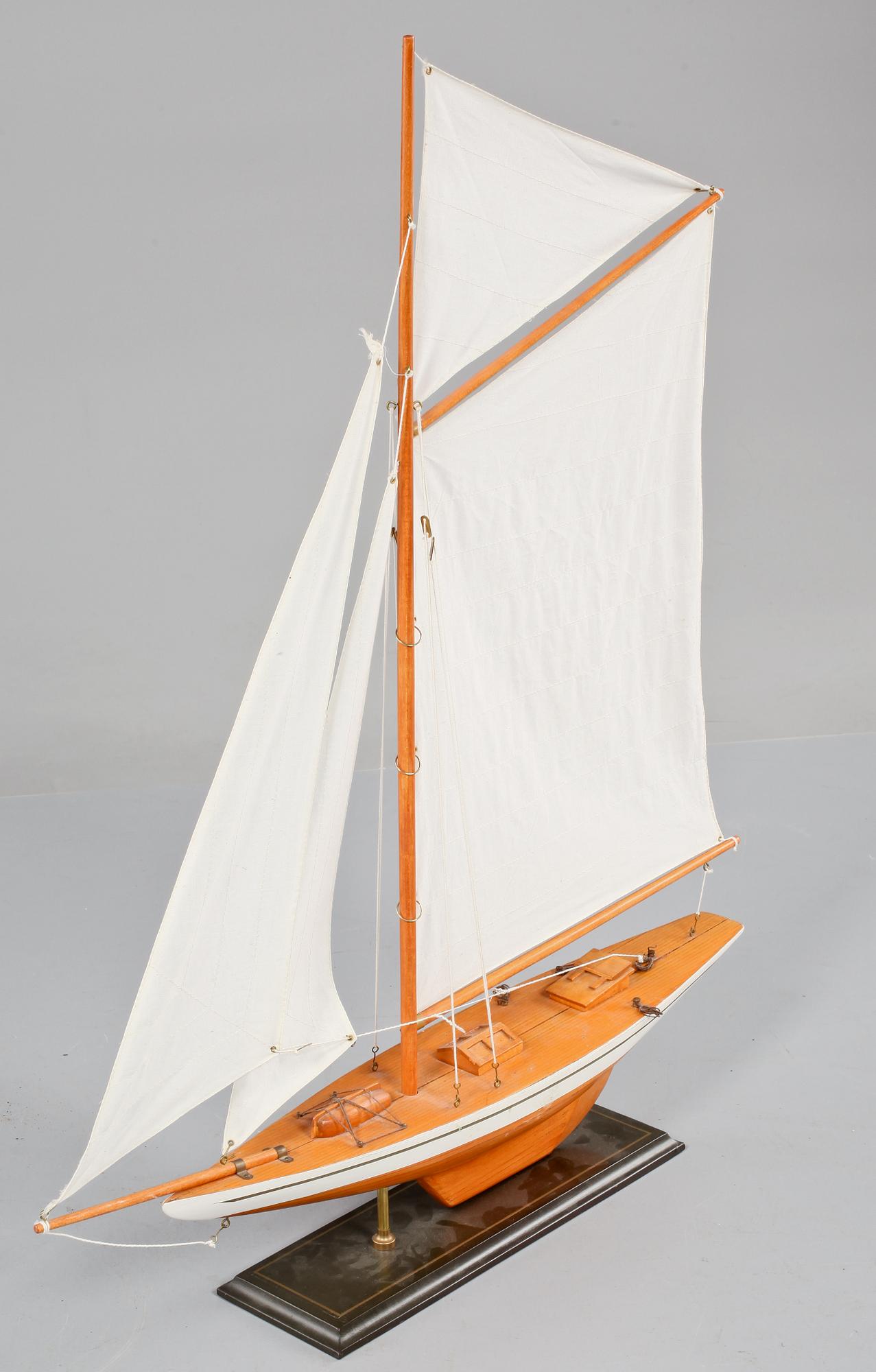 BÅTMODELL, 1900-talets senare del.