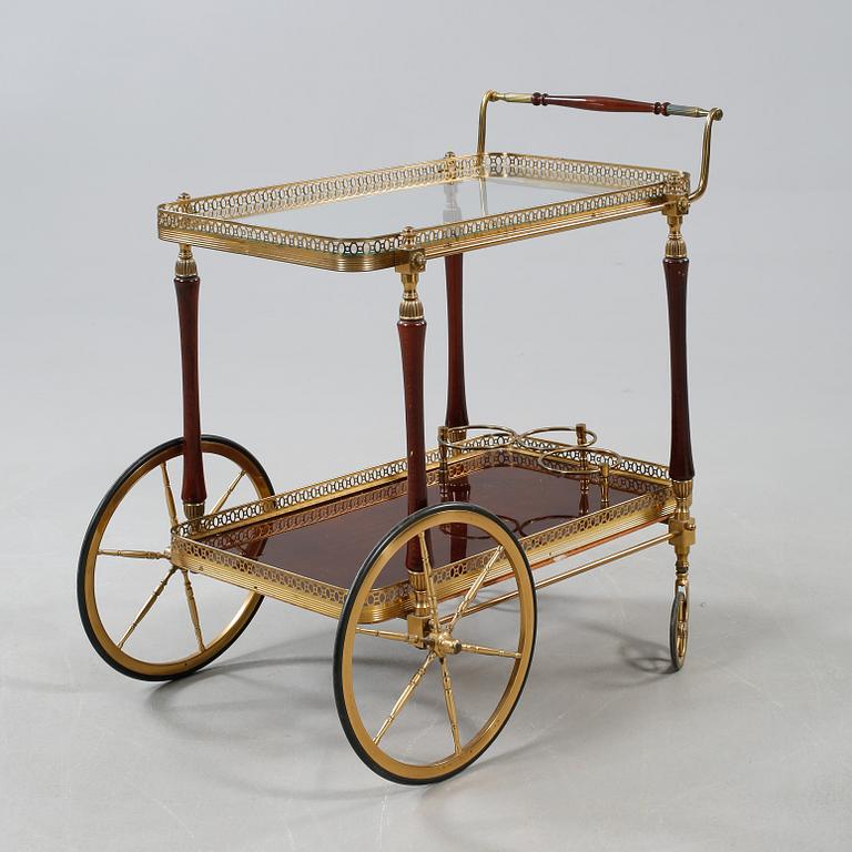 SERVERINGSVAGN, 1900-talets andra hälft.