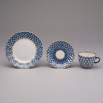 KAFFESERVIS, 19 delar, porslin, "Cobalt net", Lomonosov, Sovjet 1960-70-tal.