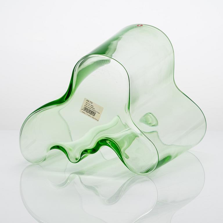Alvar Aalto, A glass vase, model 3030. Signed Alvar Aalto Iittala.