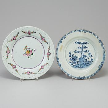 Six chinese 18th century plates in famille rose and blue and white.