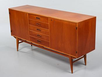 SIDEBOARD, 1900-talets tredje kvartal.