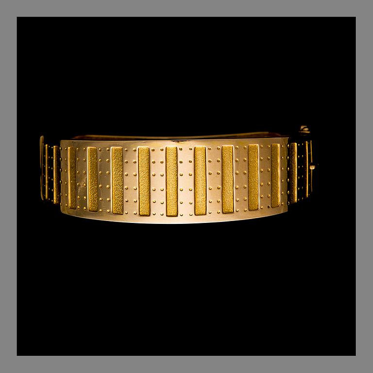 ARMBAND, "Metsäpirtti" 18K guld, Kalevala Koru 1962. Original etui. Vikt 44,5 g.