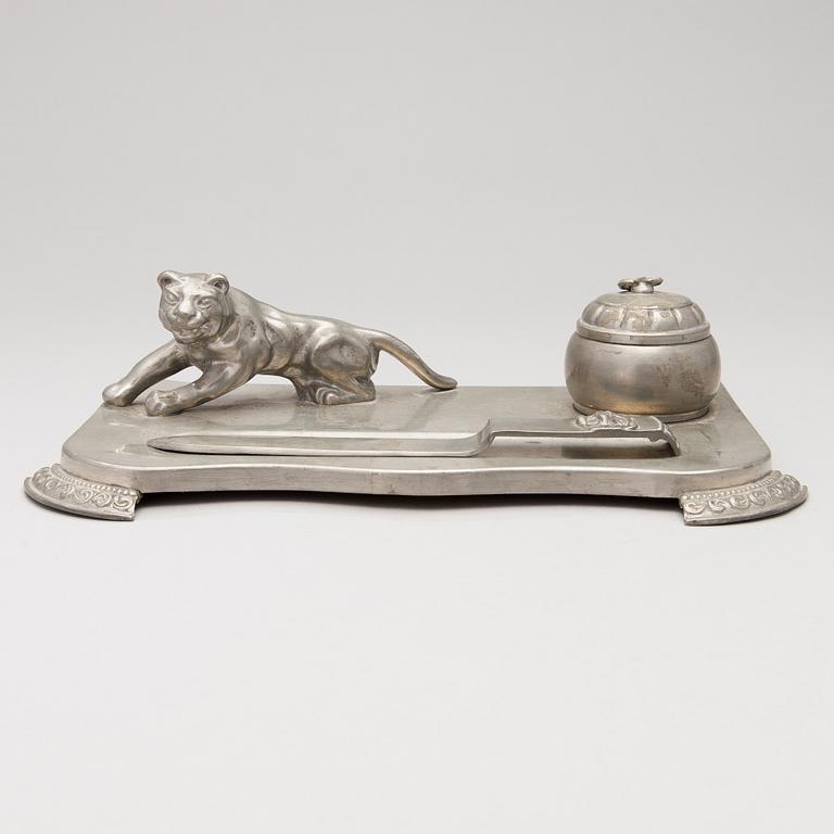 SKRIVBORDSUPPSÄTTNING, 5 delar, tenn, märkt Svenskt Tenn, Handarbete, Sv. M, 1930-tal.