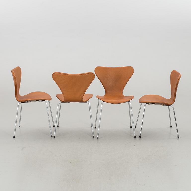 ARNE JACOBSEN, a set of six Sjuan chairs.