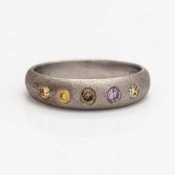 A palladium ring with diamonds ca. 0.25 ct in total.