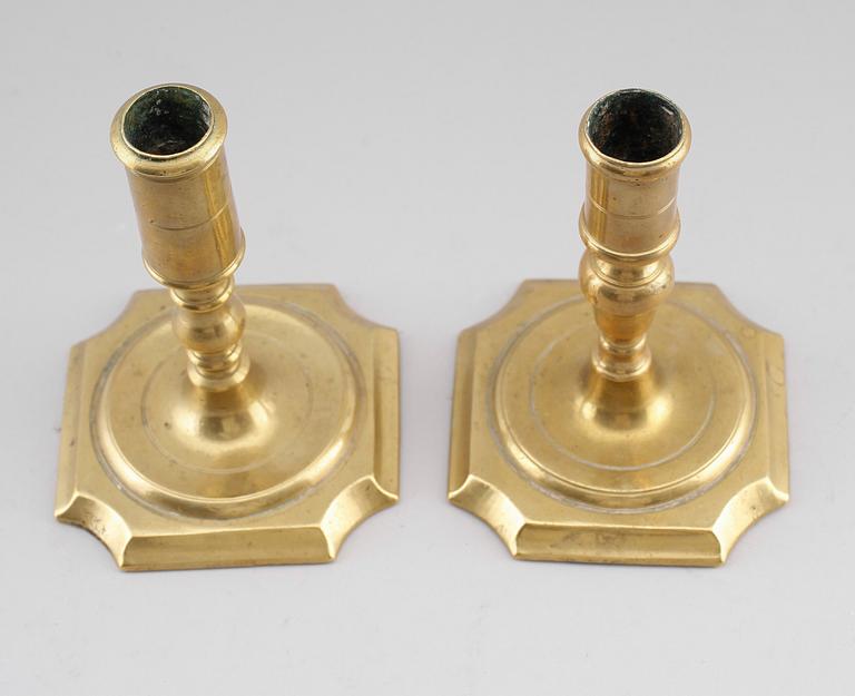 LJUSSTAKAR, 2 st, mässing, barockstil, sannolikt 1800-tal.