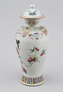 LOCKURNA, porslin, Kina, 1700-tal.