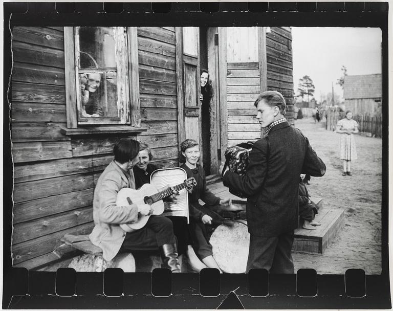 Antanas Sutkus, fotografi signerad a tergo.