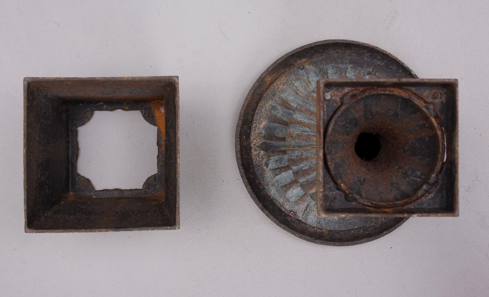 TRÄDGÅRDSURNOR, 2 st, 1900-talets slut.