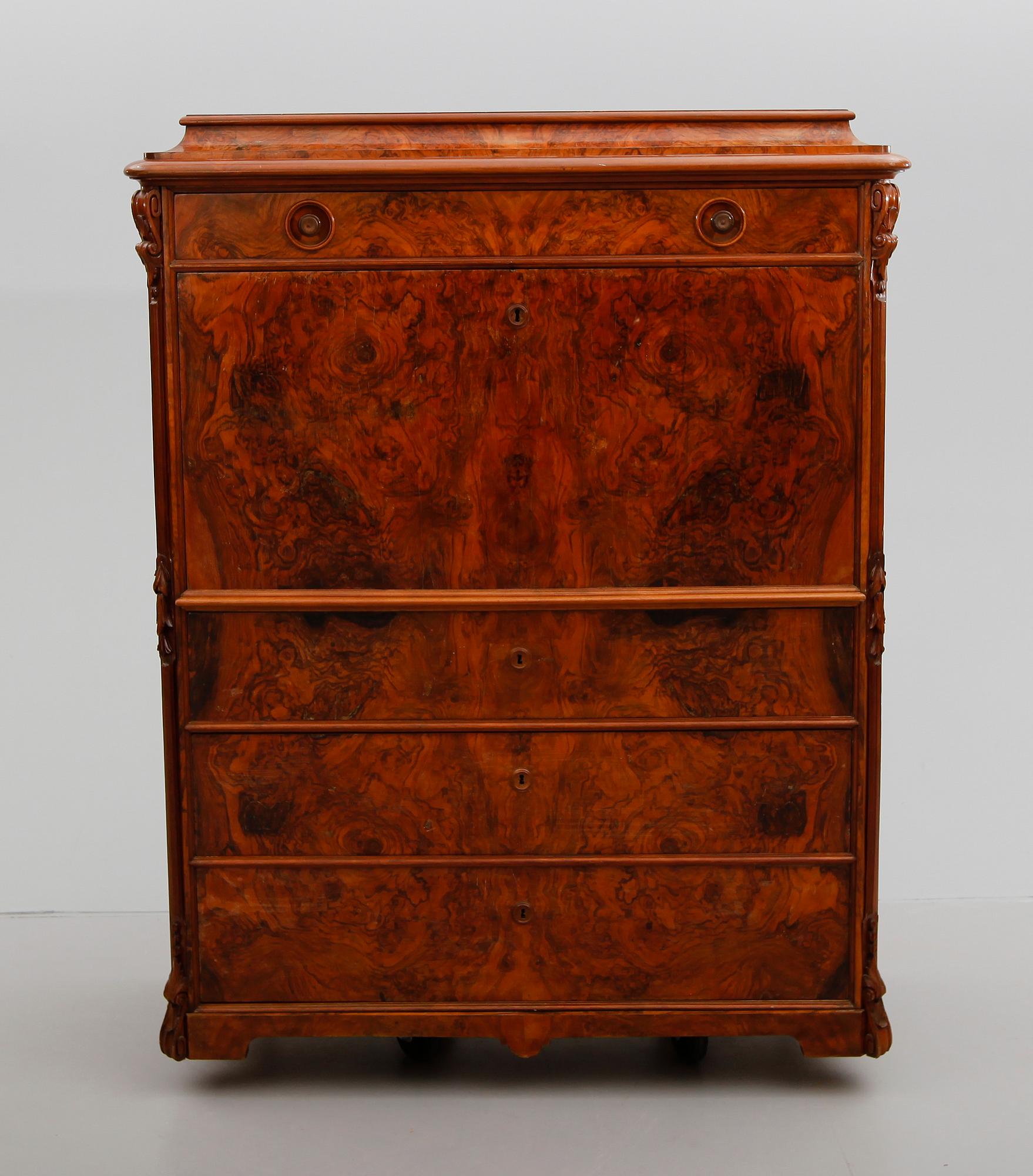 CHIFFONJÉ, sent 1800-tal.